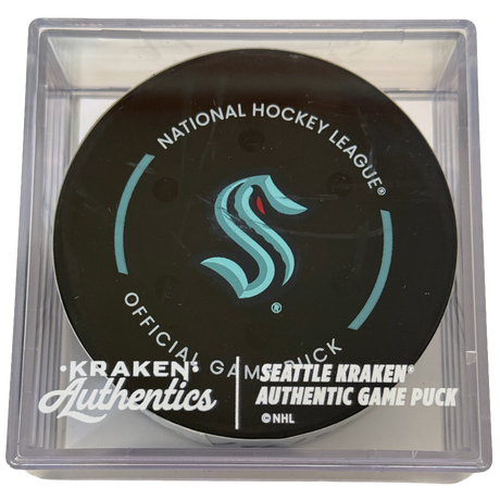 E. Lindell DAL Goal puck 11.26.25